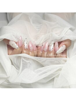 アン ジョーヌドラゴ/【ロングネイル】ドットネイル