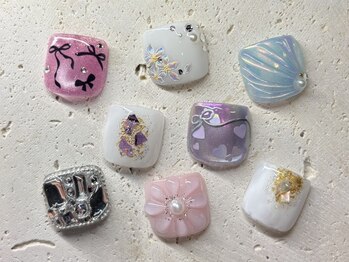 ネイルサロン アトラ(design salon attra)の写真/オシャレ女子は足先まで抜かりなく綺麗に♪日常に寄り添うフットネイルで気分UP★お忙しい方にもオススメ◎