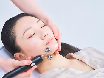 ベベ 大阪中央店(Be’be’)の写真/【 夏の毛穴集中ケア】皮脂・黒ずみ毛穴を徹底洗浄！にきびケア、シミシワ改善、たるみ予防、ごわつきに
