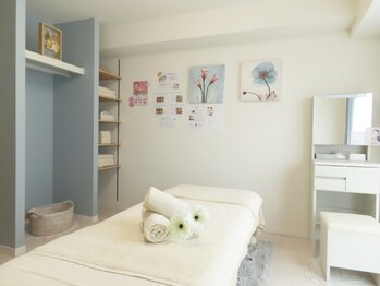 ウツクシ 三軒茶屋(UTUKUSHI)の写真/【初めての方大歓迎★リピーター多数】話題のヒト幹細胞美容鍼×フェイシャルで手では届かない深層ケアを◎