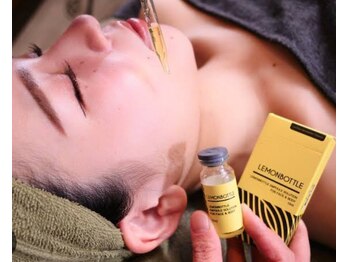 カエラ(KAELA)の写真/《憧れのシャープな輪郭へ》天然成分のレモンボトルで肌を引き締め★二重あごや頬の厚みをスッキリ解消◎