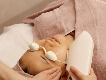 レイ(REI)の写真/【完全1名貸切＆駐車場完備】松枝のプライベートサロン♪結果が速い&美肌に特化した最新脱毛マシン新導入！