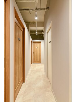 レプス(Lepus)/店内通路*