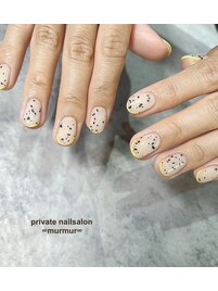 個性的ネイル