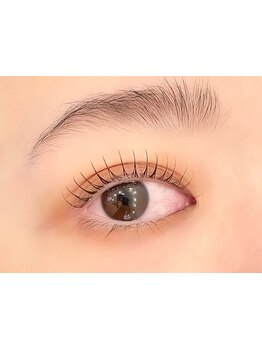 ナチュラル上品な目元にしたい