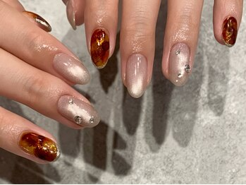 ラピスト ネイル(Lapist nail)の写真/大人女性の魅力を底上げする上品なネイル!華やかさが際立つネイルデザイン多数ご用意いしてます♪