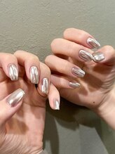 ディー ネイル アイラッシュ ヤバ(DEE nail×eyelash yaba)/ミラーネイル