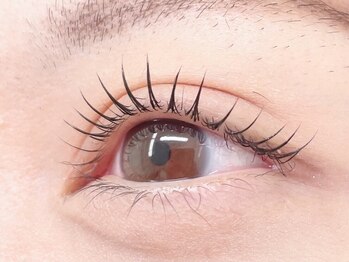 グリッター(glitter)の写真/大人気の束感デザインもお任せください◎日本では希少な“クラウンラッシュリフト”導入サロン★