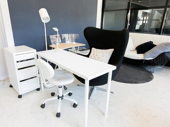 アリュグラン(Allugran)/《内観》