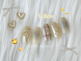 ガーリーイエローネイル