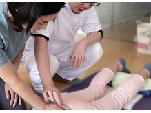 ドクターアーチ 神戸三宮 小顔矯正･整体サロン(Dr.ARCH)の雰囲気（施術相互レッスン＆セルフケア講座も開催中！）