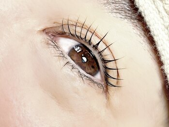eyesalon&meの写真/20代後半からの大人女性向け◎忙しい日々に寄り添う、大人ナチュラルな魅力♪