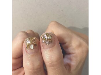 アンバー(Amber)/親指もお洒落♪