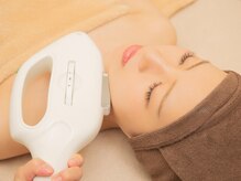 美白/美肌/シミシワたるみ改善/ニキビケア/バストアップ…全てが叶う【latte*エステ 光フェイシャル】