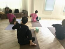 南林間駅前スタジオ メローヨガ(Mellow-Yoga)/性別問わず。レッスン参加可能