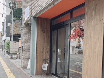 ドレス 薬院(DRESS.)/スタジオグリルの4階にあります