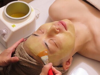 マリヴェリーテ(Mari verite)の写真/【ニキビ/赤みに本気でお悩みの方へ】ピーリング角質オフ×希少な温熱はちみつを30層に重ね潤い浸透&保湿◎