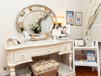 アンジェ ド フェリーク(Ange De Feerique)/メイクルーム