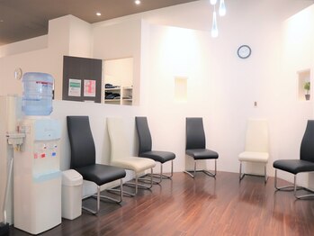 整体アンドリラクゼーションサロン ライン Luz湘南辻堂店(Line)/受付スペースも広くて◎