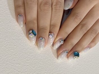 プラス サード(Plus 3rd)/ビジューネイル　by yuki.