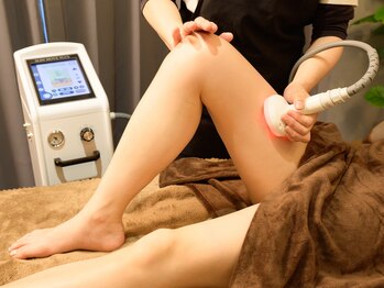 ヘッドスパ専門店　Riseria【リセリア】/高周波＆吸引の最先端痩身マシン