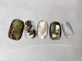 オリーブブラウン