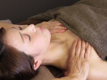 はんなり 本郷/デコルテ