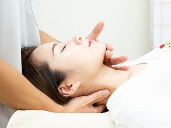 松葉整骨院の写真/他サロンで満足できなかった方にもおすすめ◎国家資格保有者によるオーダーメイド施術!大和高田駅徒歩30秒