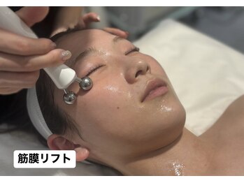 ハリシェンドの写真/『美容医療は気になるけど、高額だしダウンタイムも怖い』美容鍼は表情が硬くならず自然にリフトアップ