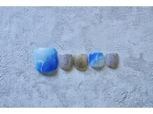 プチリリィ(Petit Lily)/波の模様が可愛い夏ネイル♪