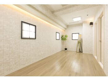 キャロリーヌ 横浜店/撮影スタジオ