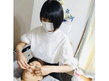 お顔を骨からアプローチ。お顔がキュッとなり小顔に導きます