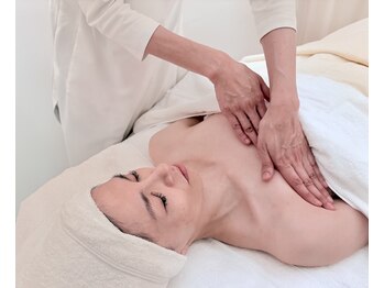 ポーラ ザ ビューティ イオンモールナゴヤドーム前店(POLA THE BEAUTY)/６．デコルテケア