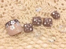 アンティム(Intime)/FOOTドットホロのフラワーネイル