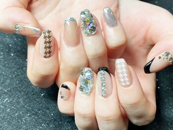 スーン(S∞N)/千鳥柄★上品ネイル