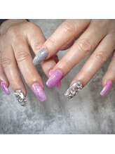 リノネイル(Lino Nail)/ストーン埋め尽くしネイル