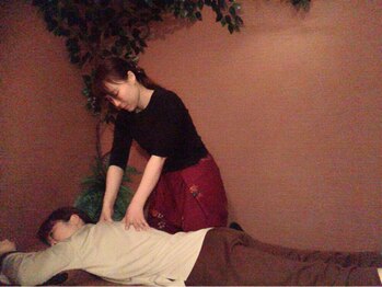 カヌン タイリラクゼーション(KANUN THAI RELAXATION)の写真/その日の疲れその日のうちに解消！《タイ古式セット120分》オールハンドでしっかりほぐす、癒し時間を◎