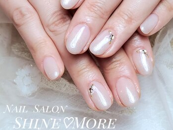 シャインモア(Shine More)の写真/シンプルだからこそセンスが光る◎トレンドを取り入れたデザインをご提案☆指先を見る度に幸せな気分に♪