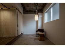 オンスカーピラティススタジオ 香林坊(Onskar Pilates Studio)の雰囲気(個室更衣室完備。お仕事前やお仕事帰りにも通いやすく)