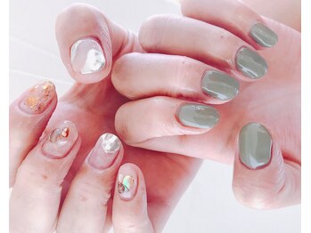 ネイルサロン ティフィン(tiffin)/くすみカラーアシメネイル