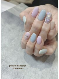 ストーン敷き詰めネイル