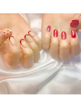 リッシュ トロワ(RICHE trois)/秋の赤フレンチガーリーネイル