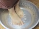 エステティックルーム マイサロン(mysalon.)の写真/【女性特有のお悩み改善に】国産無農薬のよもぎを使用した黄土よもぎ蒸し&ミネラルソルトの足湯で冷え改善