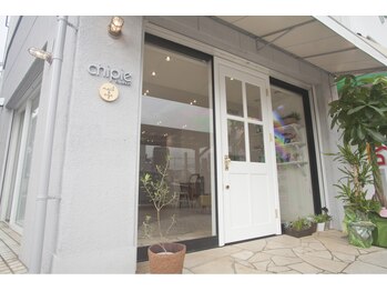 シピー(chipie by anon)/木の温もりを感じるくつろぎ空間