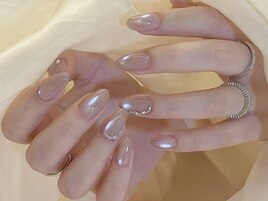 大人可愛いクリスマスネイル