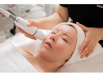 エリザ(ELIZA)の写真/【小顔×毛穴×美肌】ホウレイ線・たるみケア・シワ改善＋毛穴洗浄＋ヒト幹細胞導入☆ハリのある美肌へ