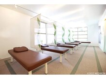 リラク 高田馬場店(Re.Ra.Ku)の雰囲気（明るくオープンスペースでキレイに清潔感のあるよう徹底してます）