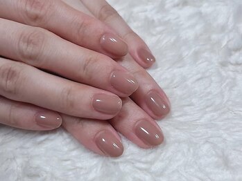 アールティーエヌ(RTN)の写真/【お仕事でも◎】シンプルでも楽しさを生み出す《RTN nail》が大人女子にお勧めネイルをご提供いたします♪