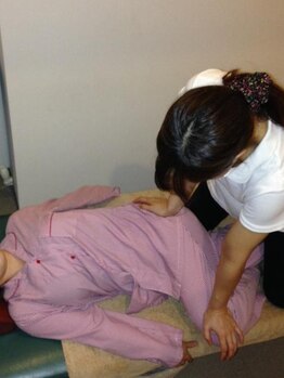 ベイリーズ うつのみや表参道スクエア店/骨盤矯正ストレッチ 施述の流れ7