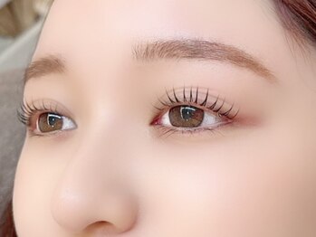 ウィ 太田(Oui)の写真/【豊富なカラーをご用意！】カラーで抜け感のある目元に♪好みや髪色に合わせて、お好みの色をチョイス！